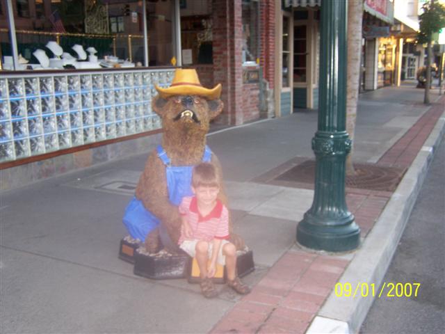 618x457 pixels (47K)