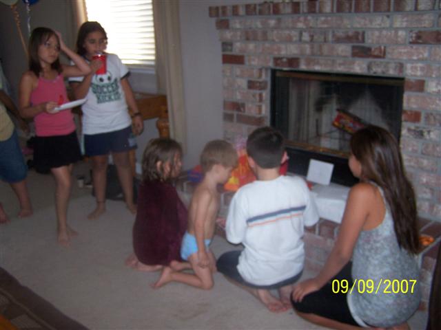 618x457 pixels (38K)