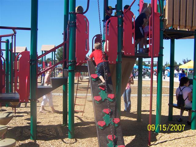 618x457 pixels (77K)