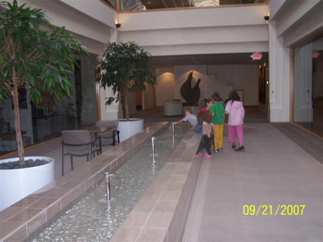 618x457 pixels (42K)