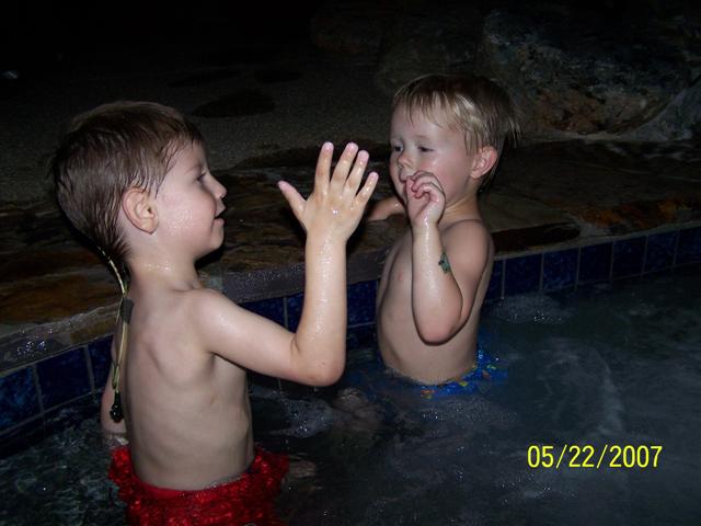 618x457 pixels (40K)